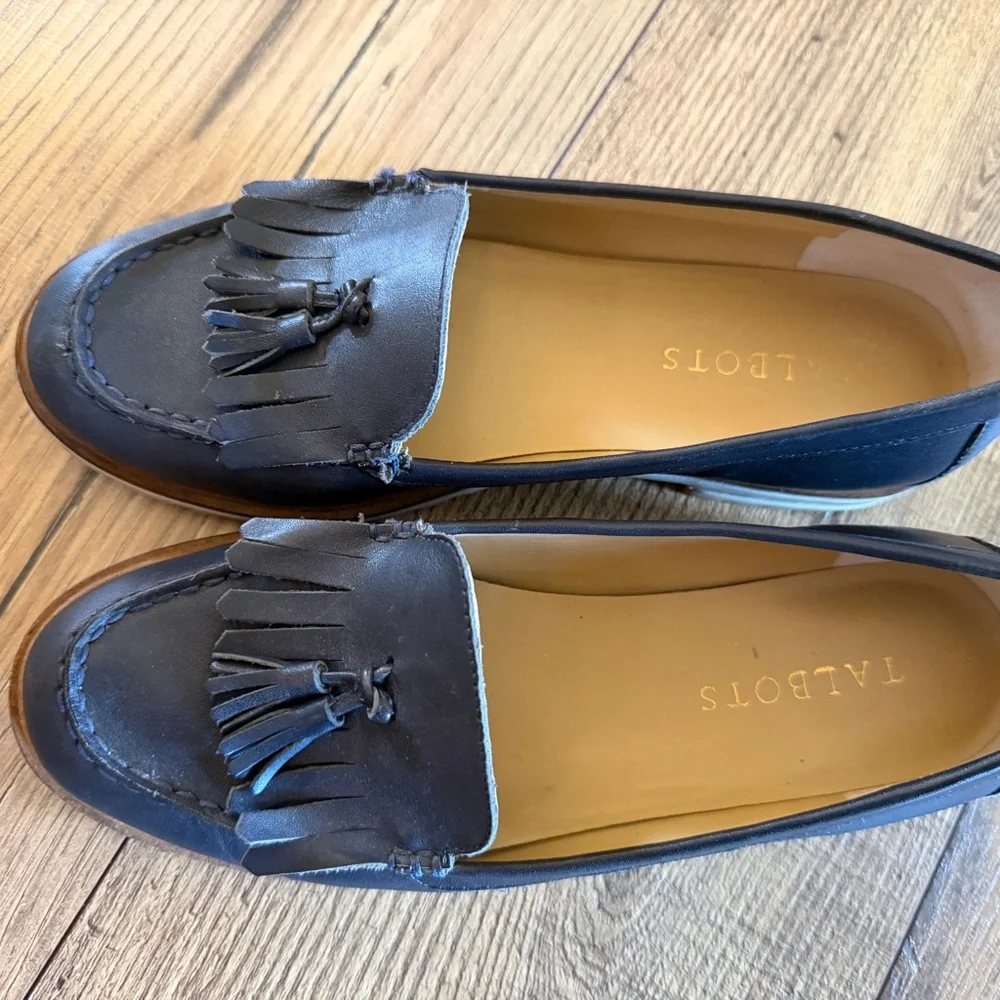 Talbots‎ Ladies Size 6 Elegant Navy Loafers with Fringe Detail